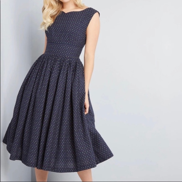 Dresses & Skirts - Modcloth Fabulous Fit and Flare Dress with POCKETS!
